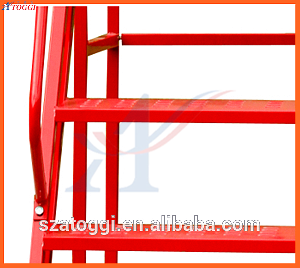4-Step Rolling Steel Ladder with 1.5m High Platform 200KG Capacity Powder Coated Finish Warehouse Use