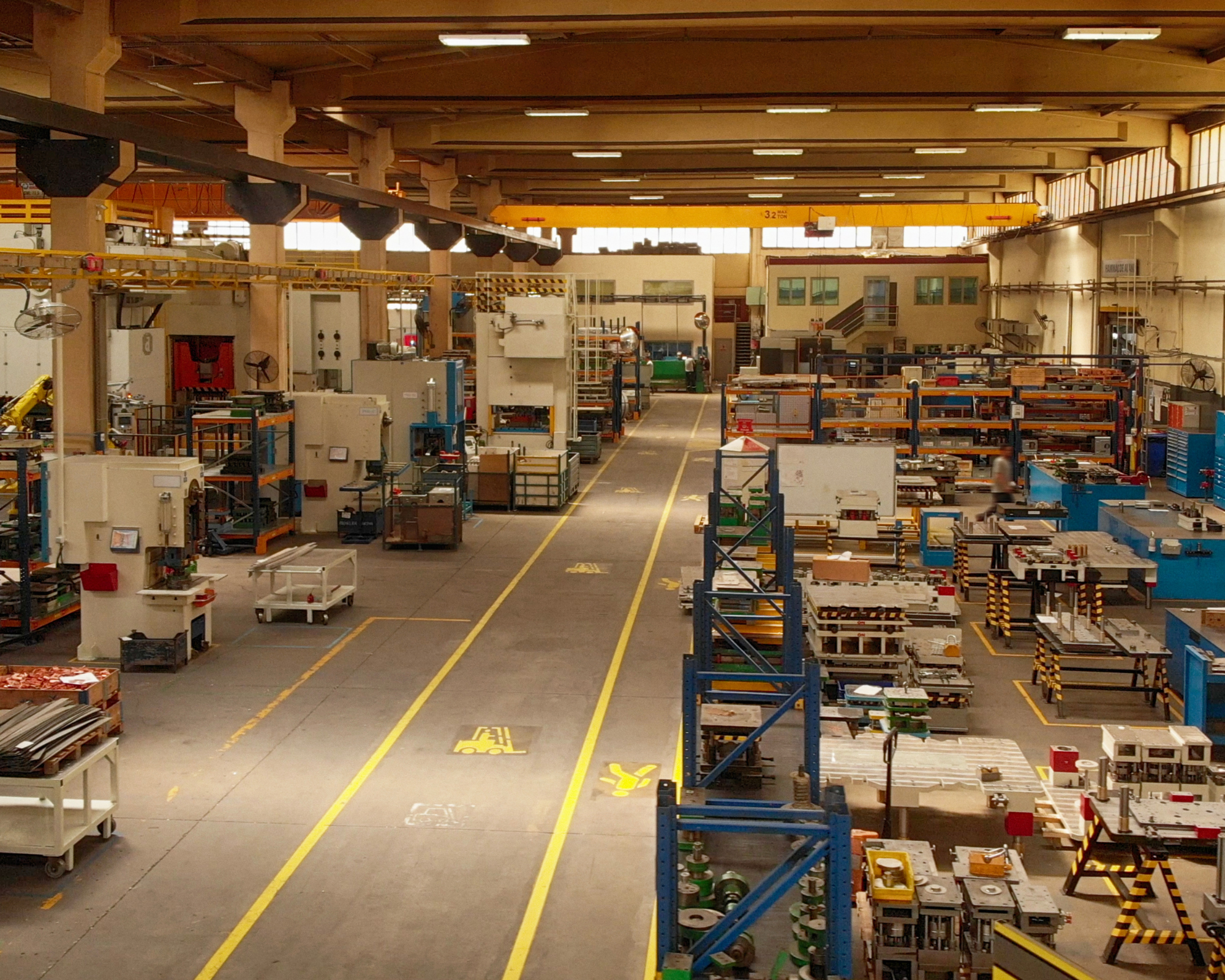Manufacturing plant mezzanine workshop layout