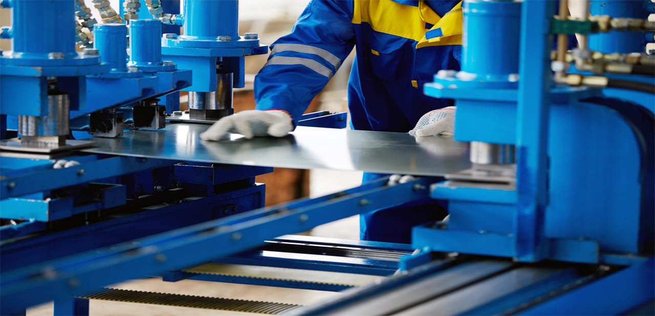 Hydraulic pressing of bracket plates